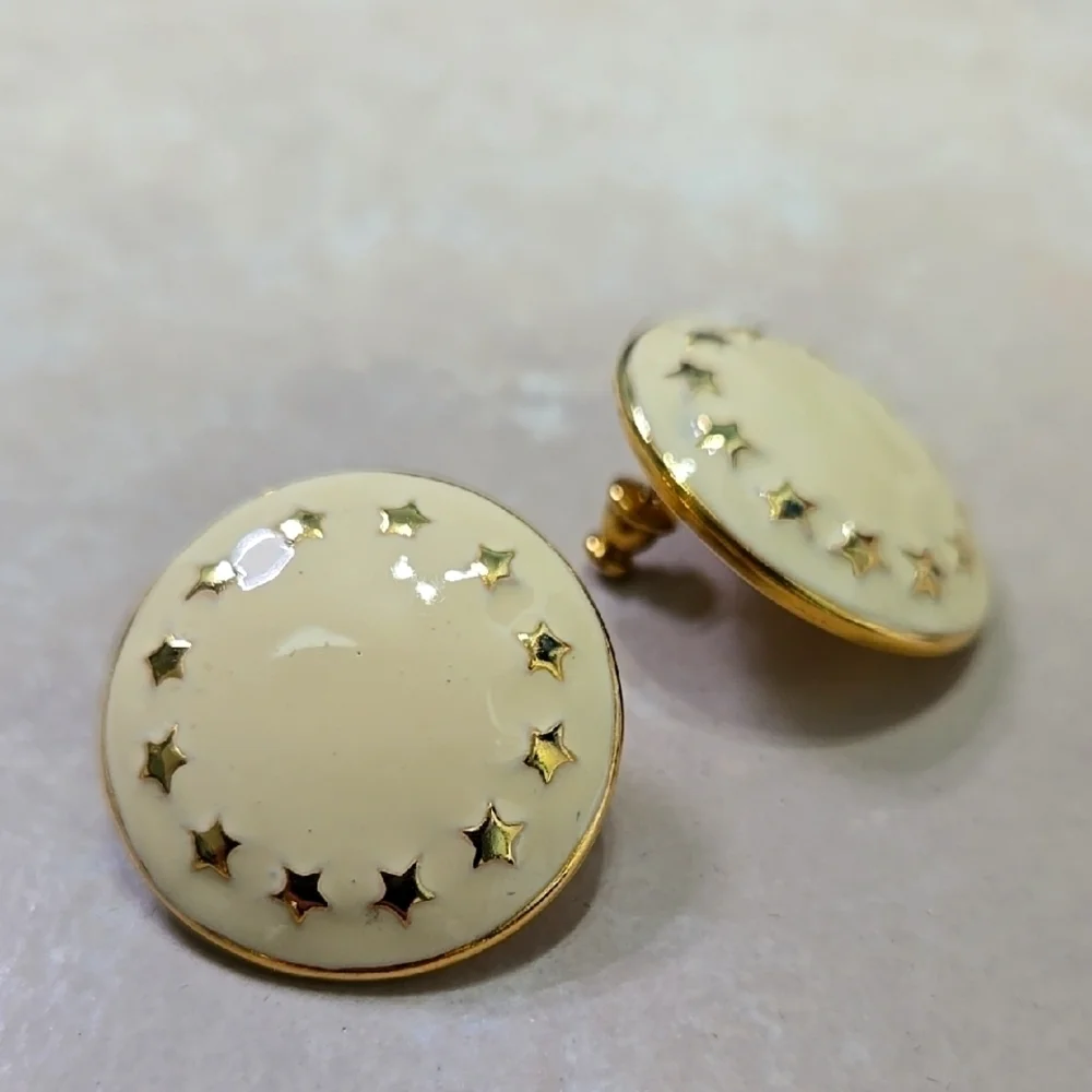 Vintage Cream Gold Stars Round Enamel Earrings
